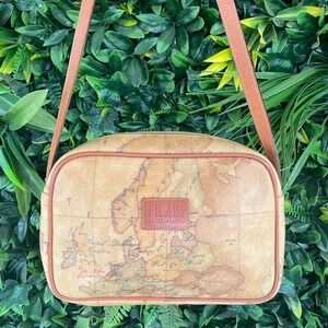 Vintage Alviero Martini 1A Classe Shoulder Bag